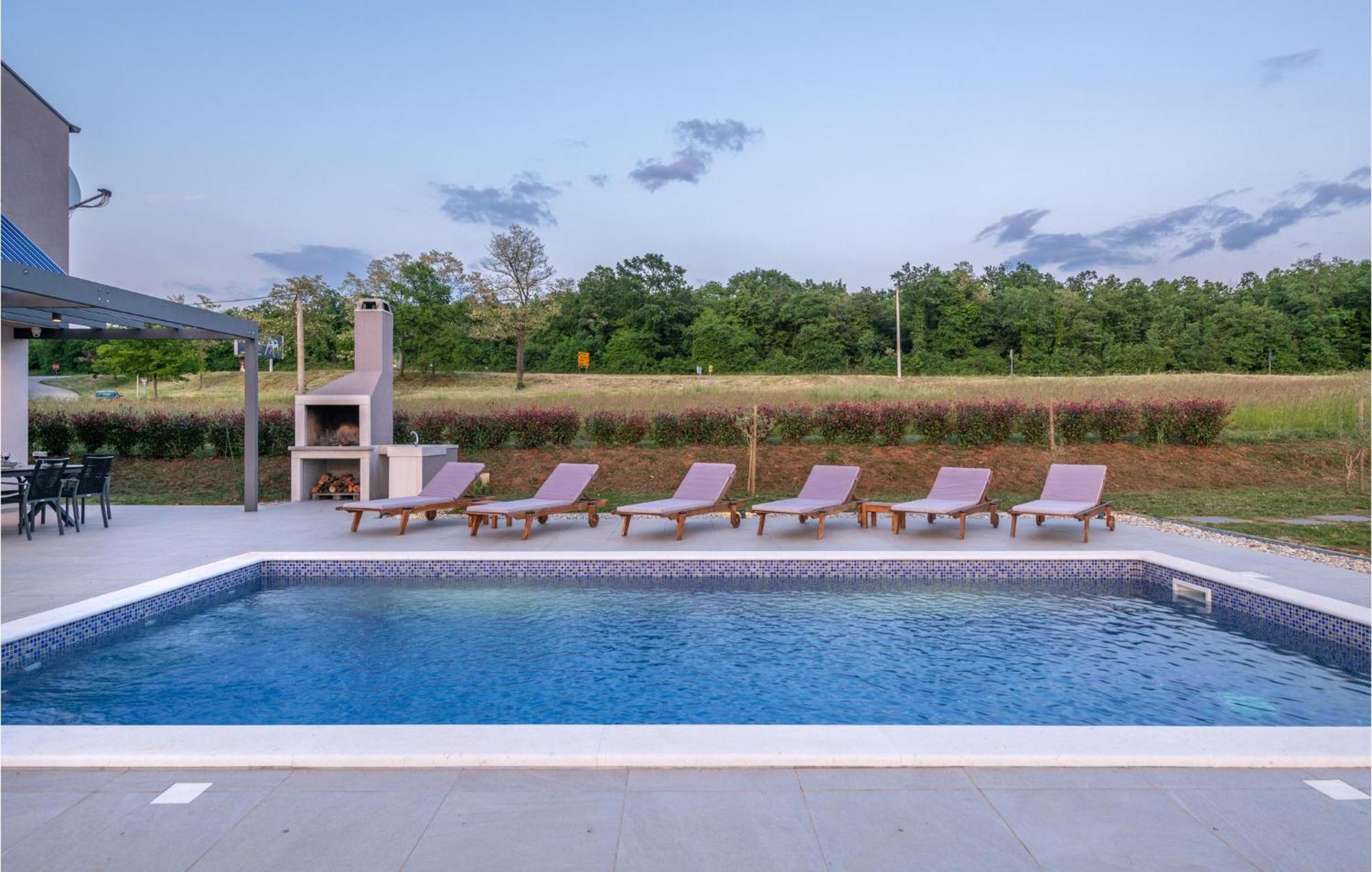 Stunning Home In Barban With Wifi Exteriör bild